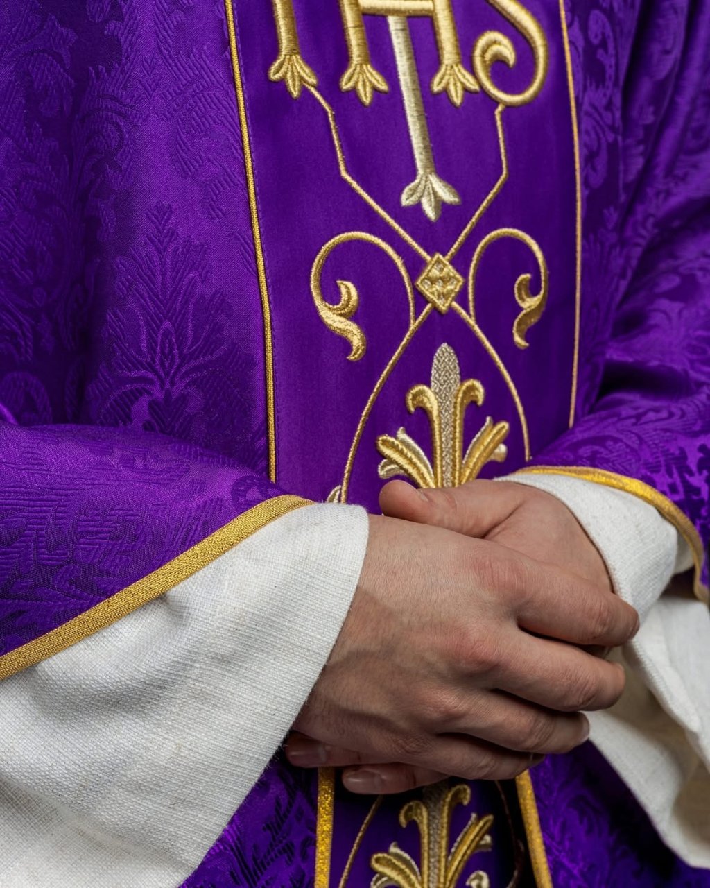 How to Help a Priest Prepare Liturgical Vestments?